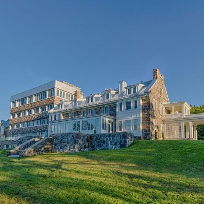 Une belle propriété au bord d'une forêt